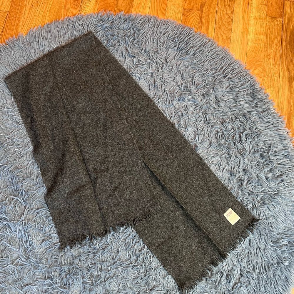 Johnston of Elgin Vintage Men's Gray 100% Wool Scarf Made in Scotland